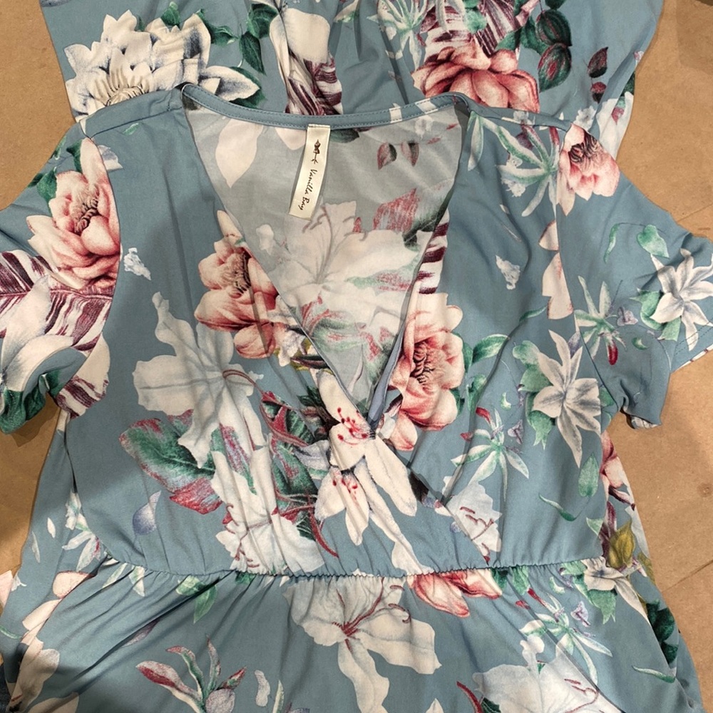 Vanilla Bay size 8-10 dress floral